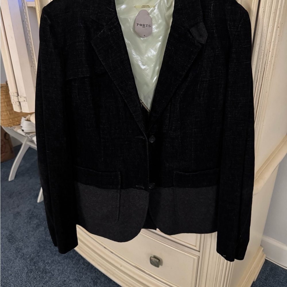Ports 1961 Black and Gray Blazer with Tailored Silhouette